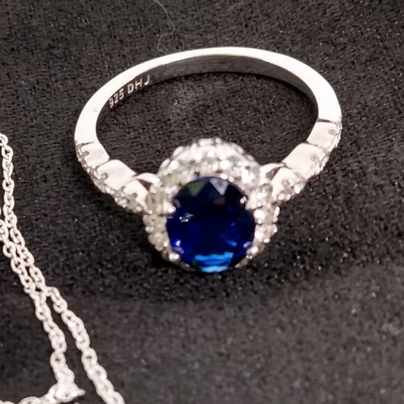 Beautifull   sapphire suite! - Picture 7 of 11